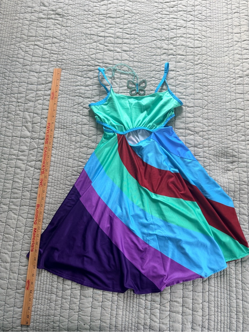 13 Going On 30. Dress and necklace